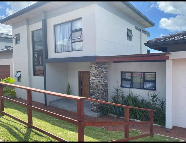 3 BEDROOM TOWNHOUSE FOR SALE IN PALM LAKES ESTATE